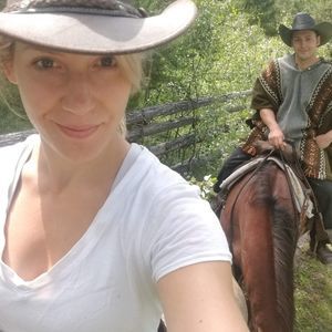 Meet your Posher, Toni jay